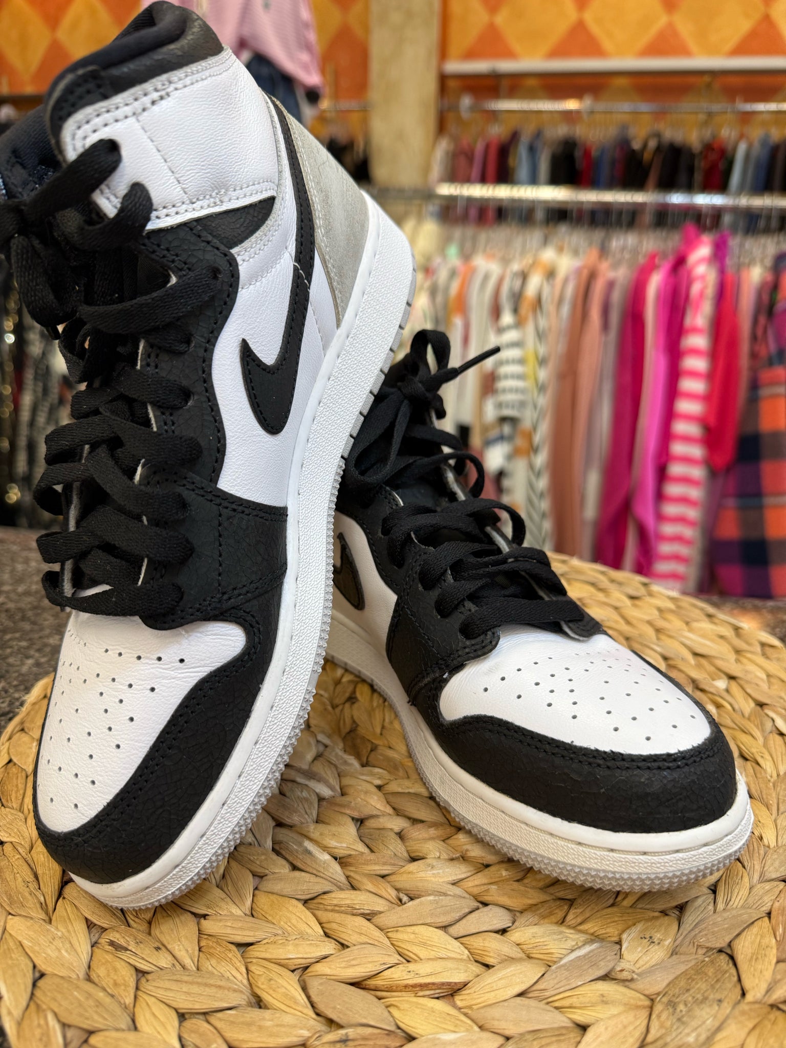 Pre-owned AIR JORDAN Gray Black C-SIZE 6.5 Boys Designer Sneaker