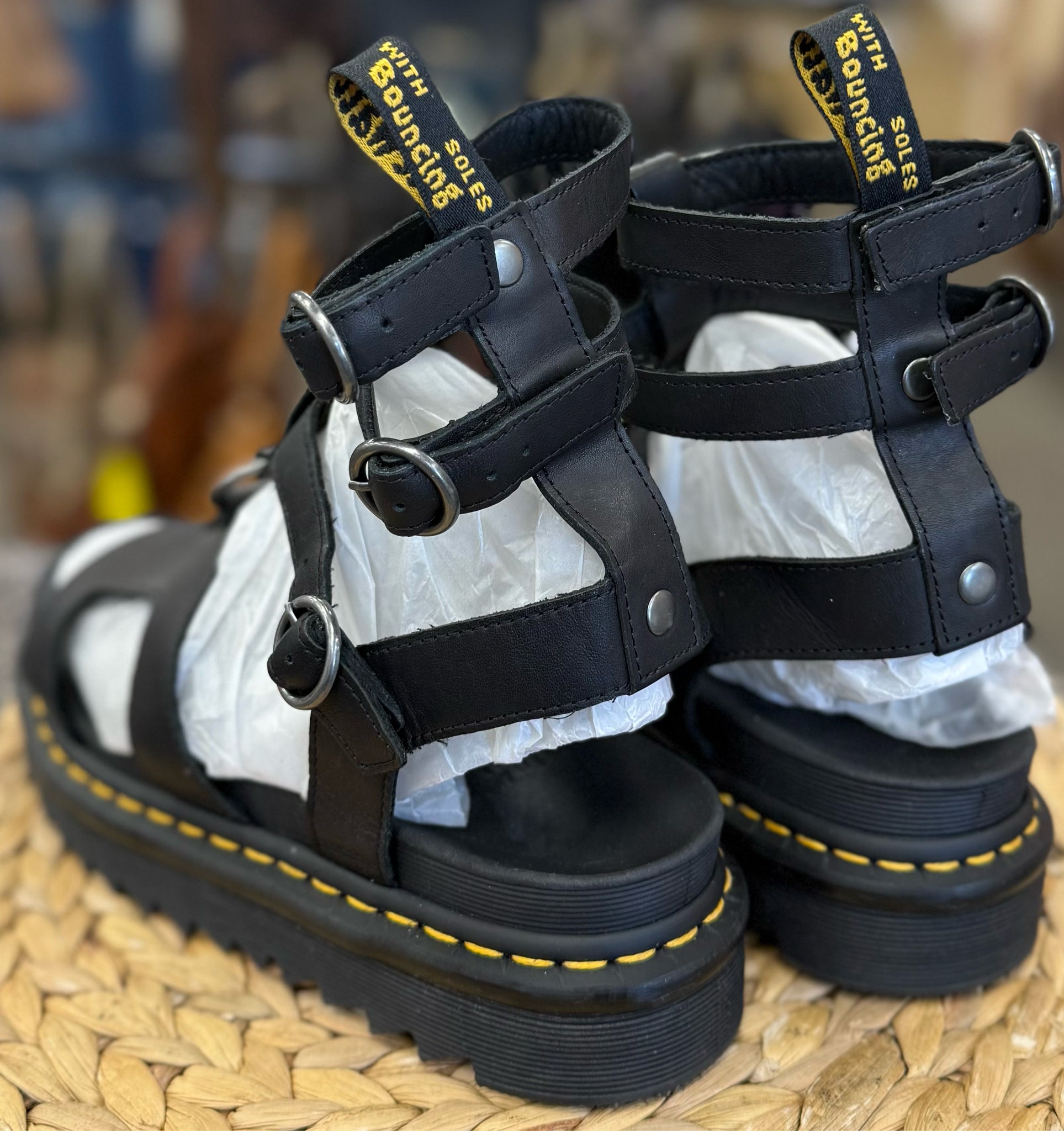 Pre-owned DR MARTENS Black Size 9 Designer Sandal