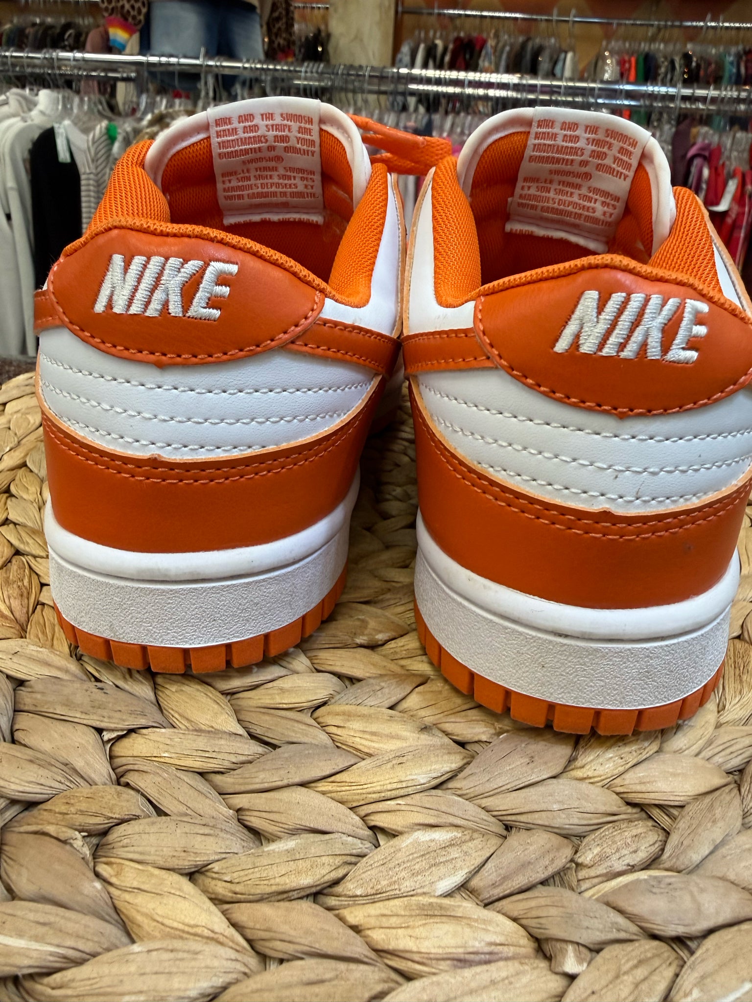 Pre-owned NIKE Orange White SHOE SIZE 7 MENS Designer Sneaker