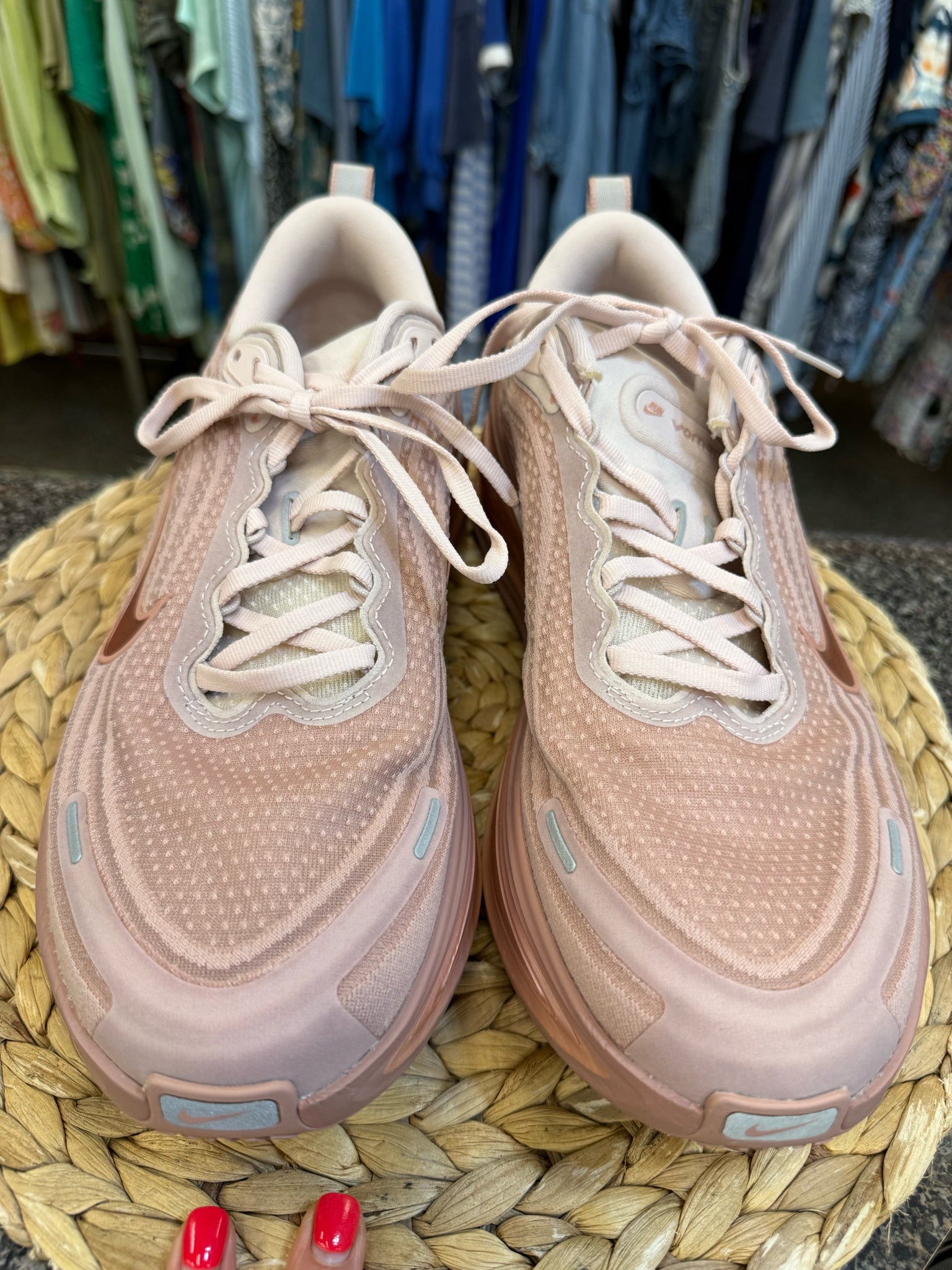 Pre-owned NIKE Pink Rose Gold Size 11.5 Designer Sneaker