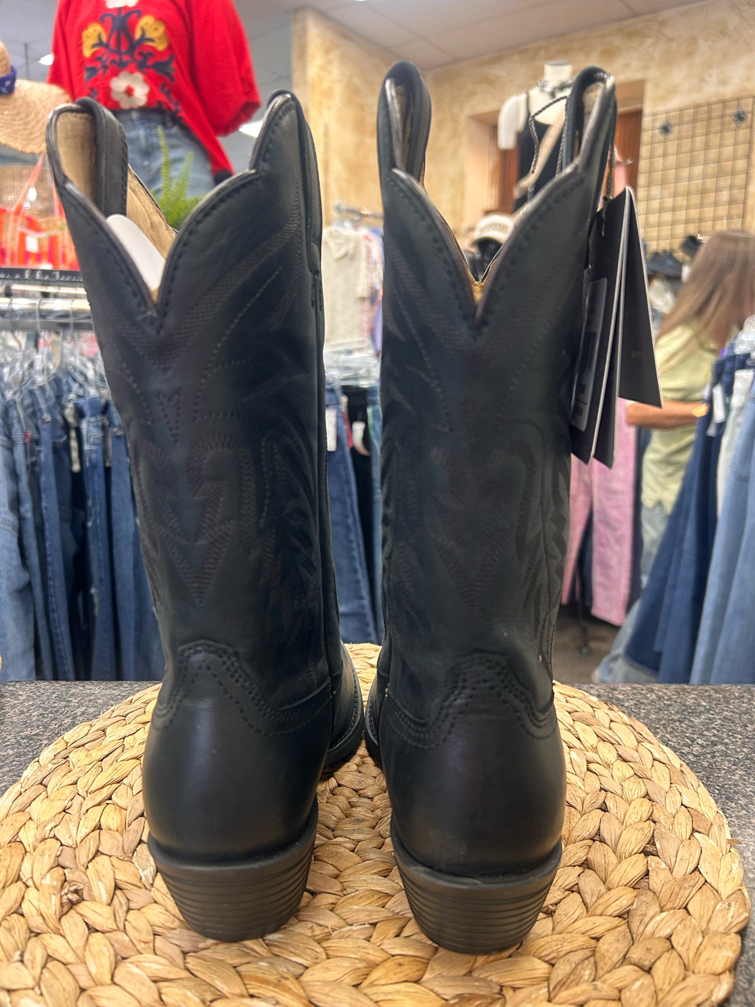 New with Tag SHYANNE Black Size 9.5 Designer Boot
