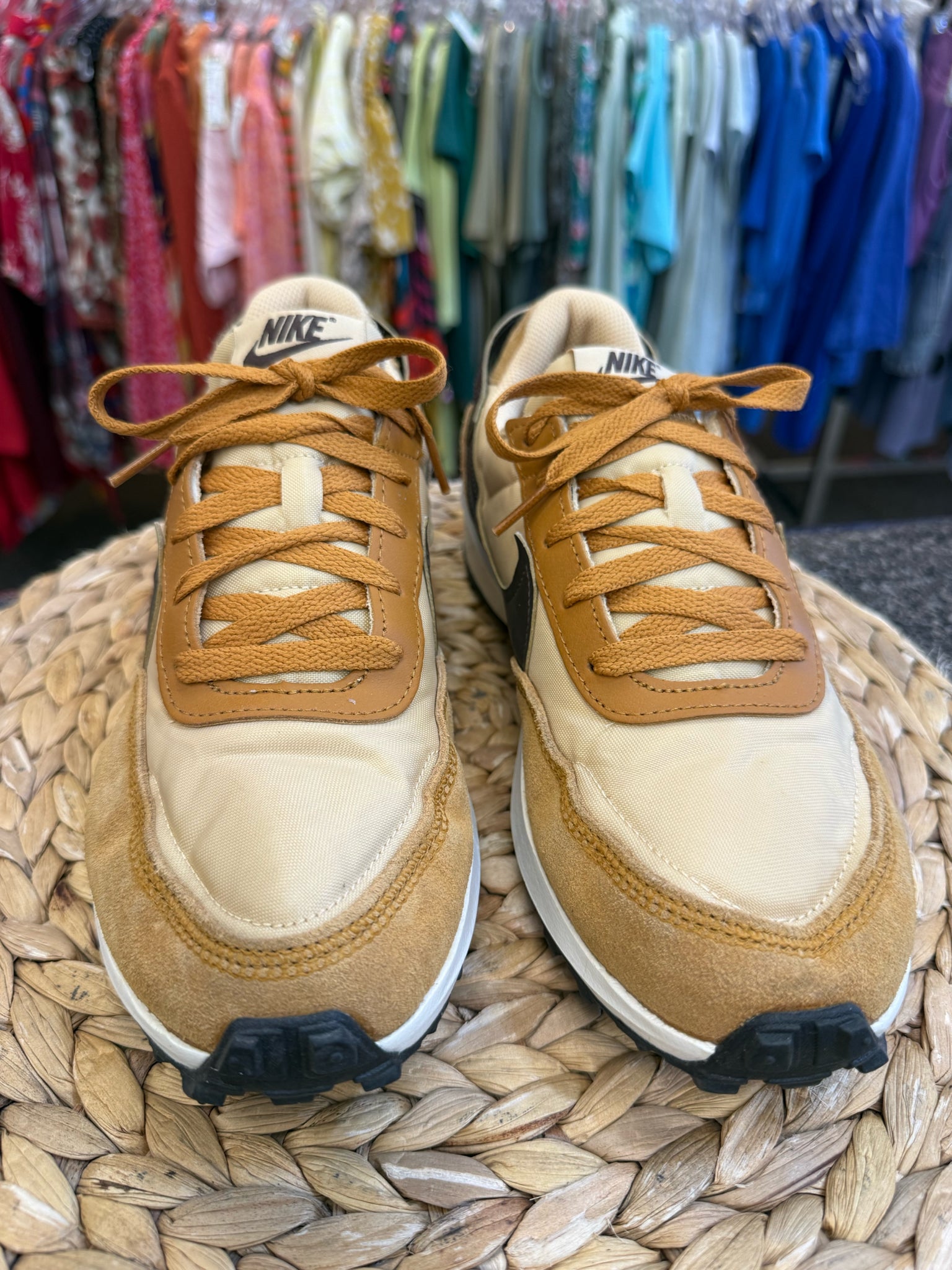 Pre-owned NIKE Mustard Size 9 Sneaker