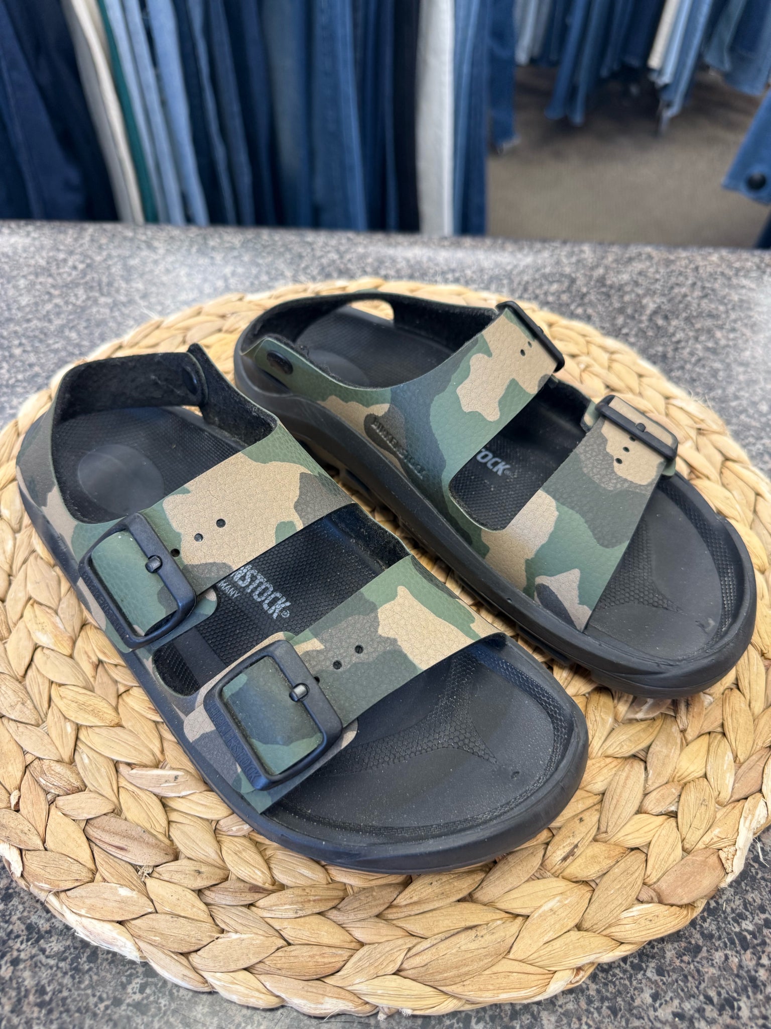 Pre-owned BIRKENSTOCK Green camo Tan Size 8.5 Designer Sandal