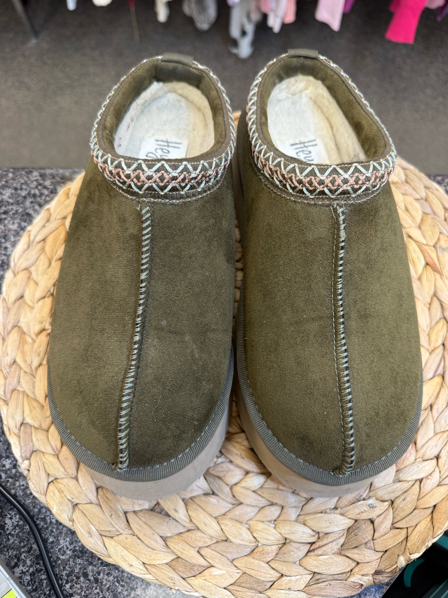 Pre-owned CORKYS Olive Brown Trim Size 8 Shoe