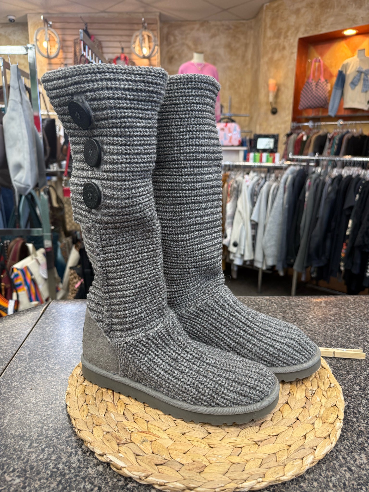 Pre-owned UGG Gray Size 7 Designer Boot