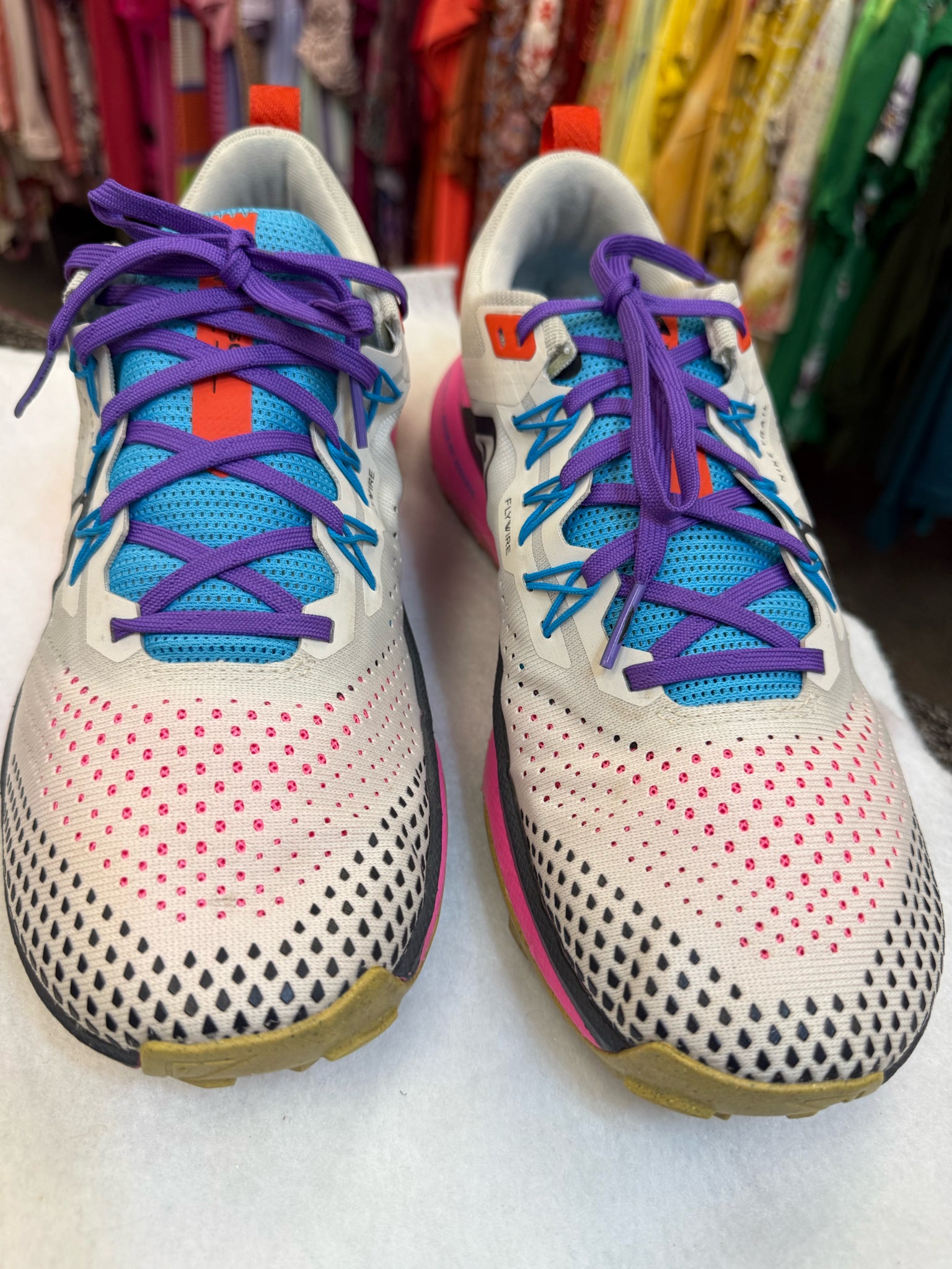Pre-owned NIKE Cream Pink Trim Size 11 Designer Sneaker