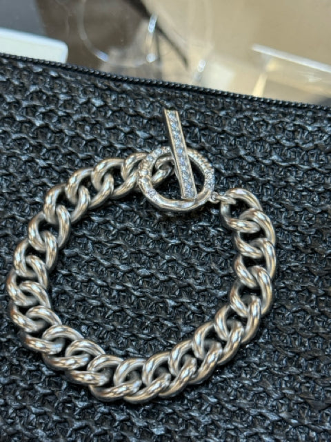 Pre-owned KENDRA SCOTT Brushed Silver Designer Bracelet