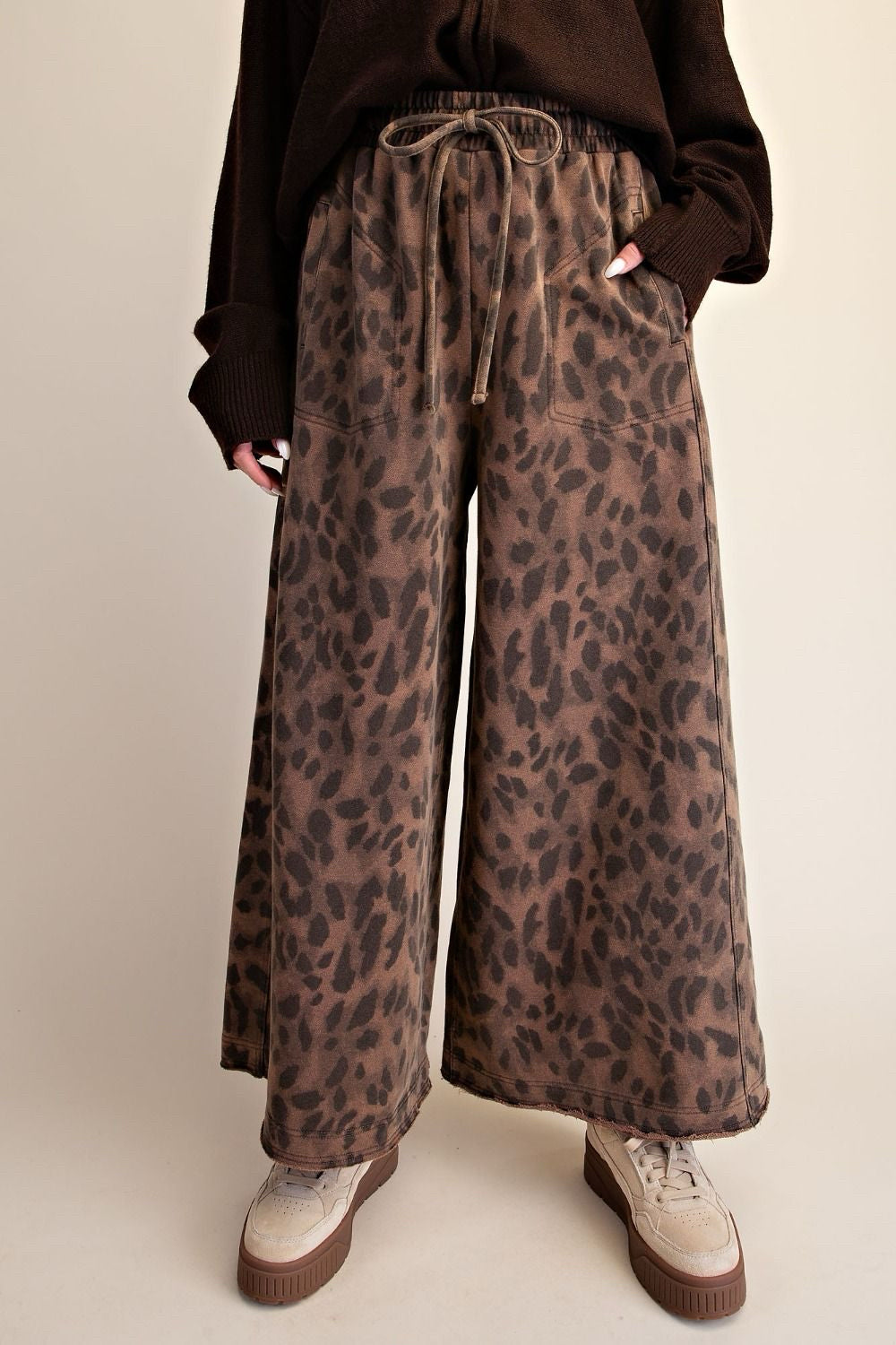 New EASEL Leopard Size Small Pants