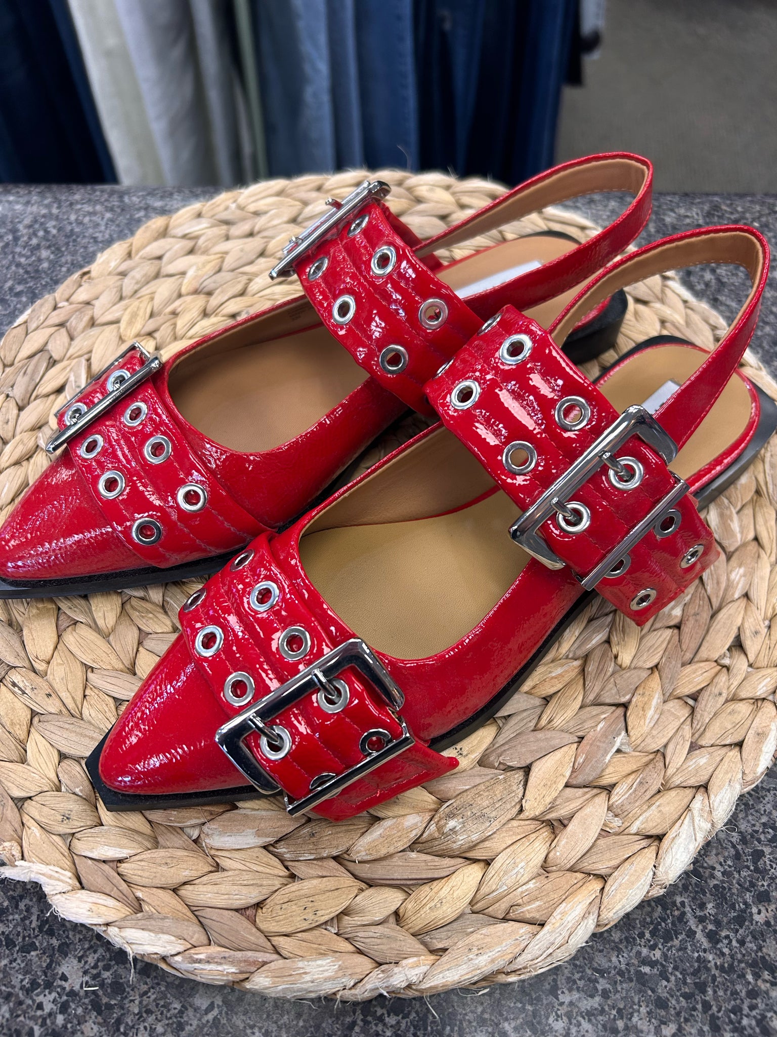 Pre-owned STEVE MADDEN Red Size 9 Sandal