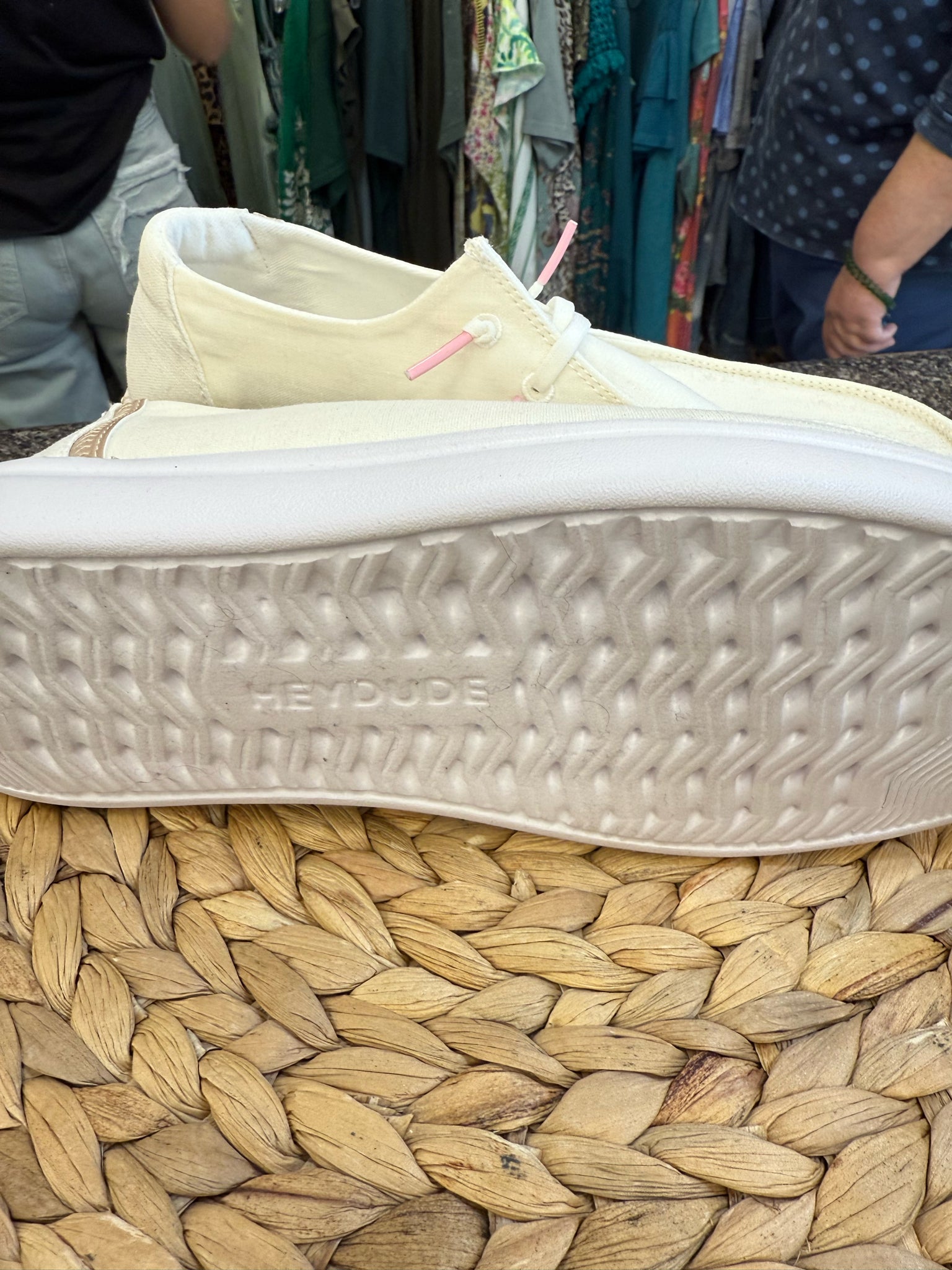 New with Tag HEY DUDE Off white Size 8 Shoe