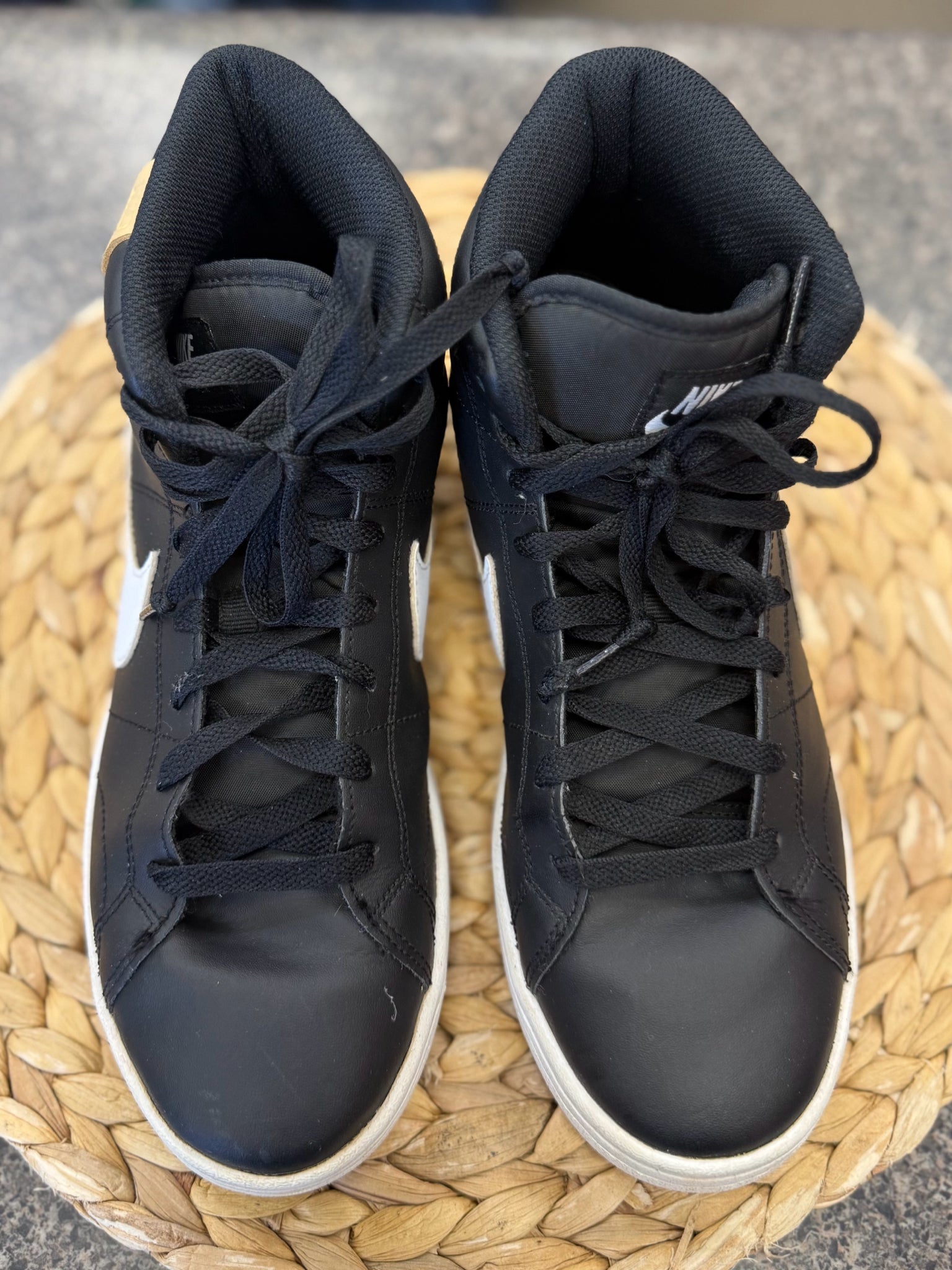 Pre-owned NIKE Black White Trim SHOE SIZE 7.5 MENS Designer Sneaker