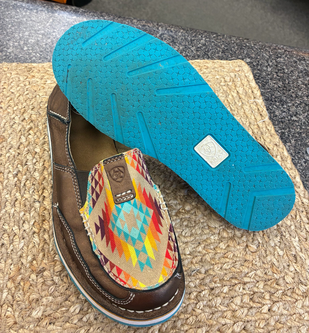 Pre-owned ARIAT copper Multi Print Size 9 Designer Shoe
