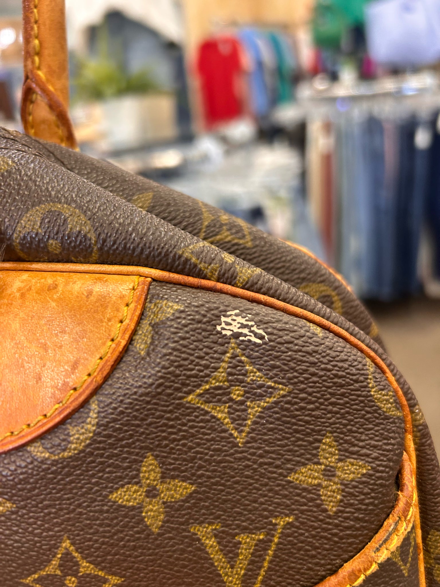 Pre-owned LOUIS VUITTON Brown Crossbody Designer Purse