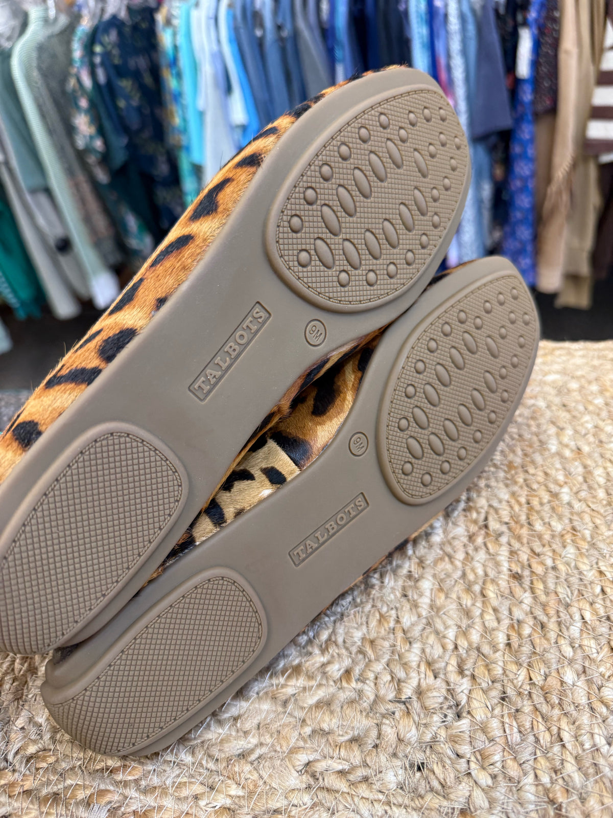 New  Without Tag TALBOTS Leopard Brown Trim Size 9 Shoe