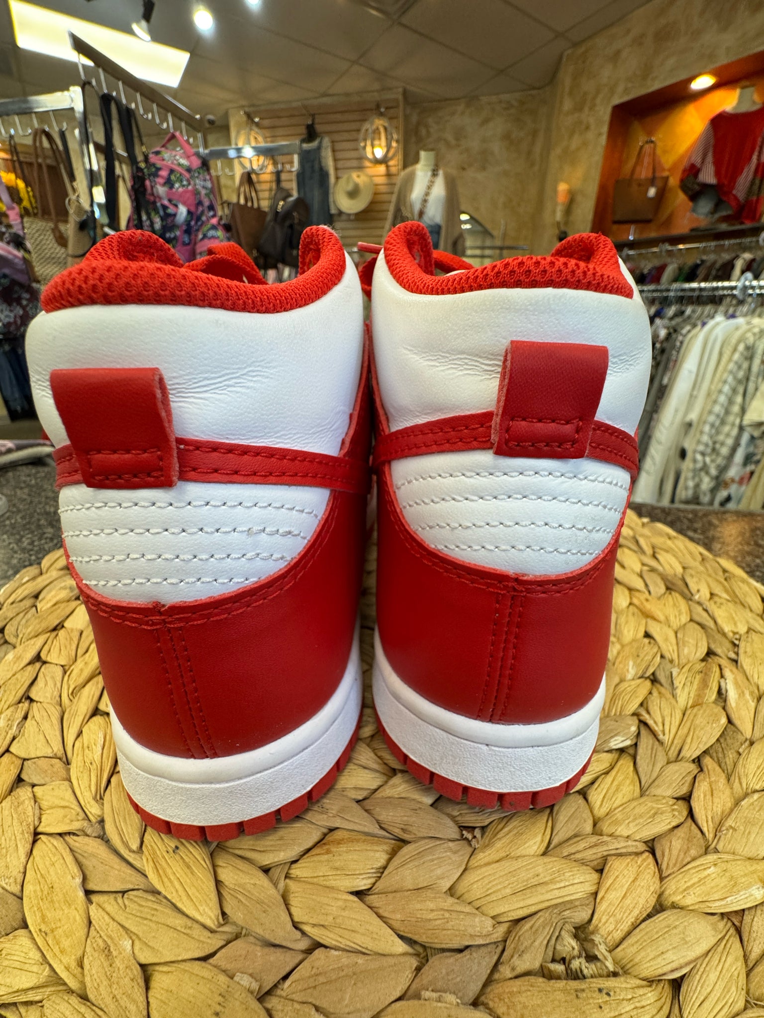 Pre-owned NIKE Red White C-SIZE 5.5 Boys Designer Sneaker