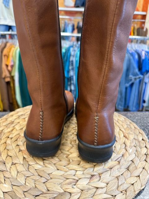 Pre-owned KEEN Brown Size 7 Designer Boot