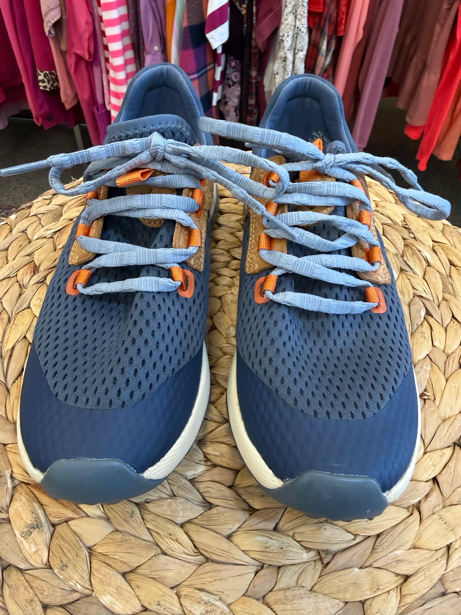 Pre-owned OLUKAI Navy Orange Trim Size 6 Designer Sneaker