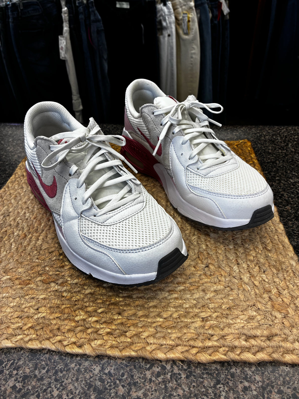 Pre-owned NIKE White Pink Trim Size 9 Designer Sneaker