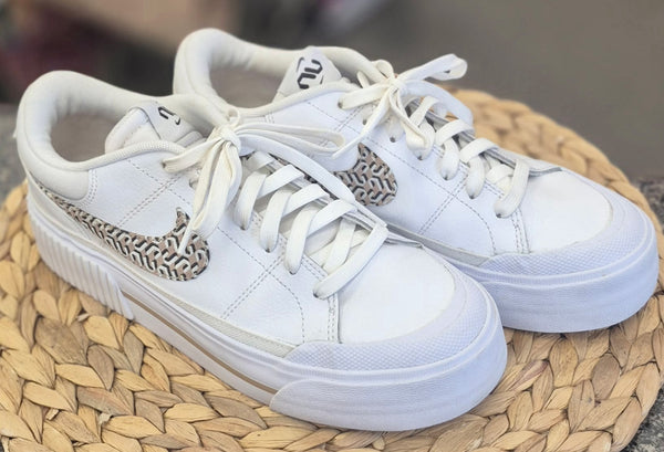 Pre-owned NIKE White Tan Trim Size 8 Designer Sneaker