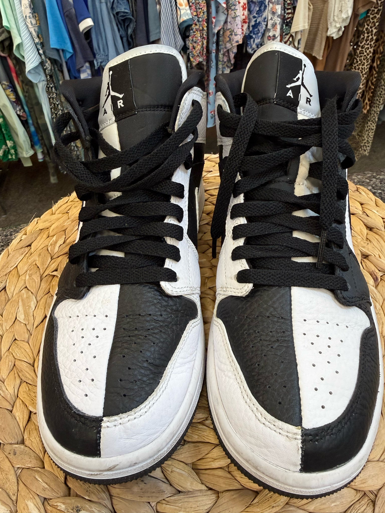 Pre-owned Nike Air Jordan White Black Trim Size 9 Designer Sneaker
