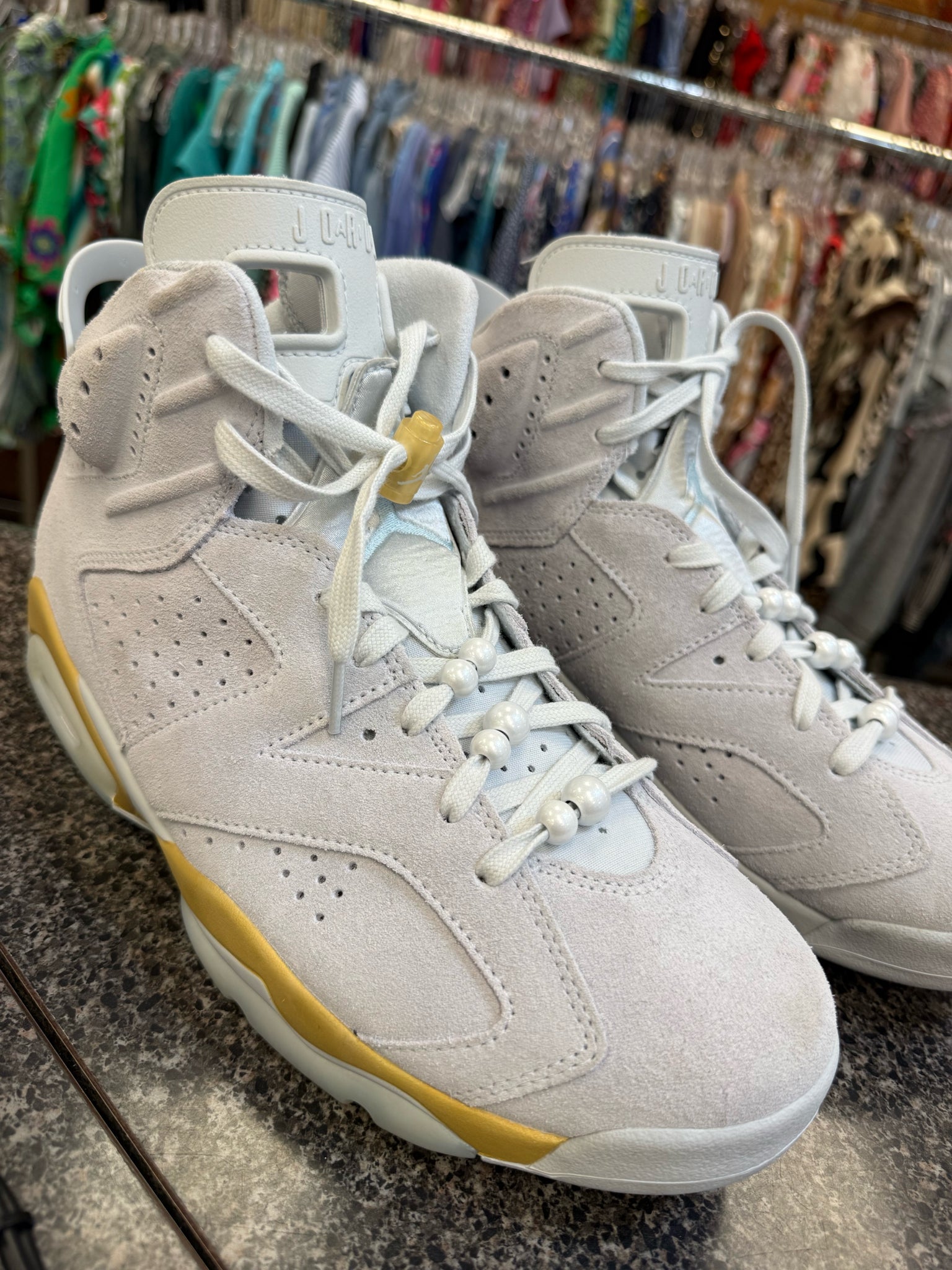 Pre-owned AIR JORDAN Light gray Gold Trim SHOE SIZE 12 MENS Sneakers