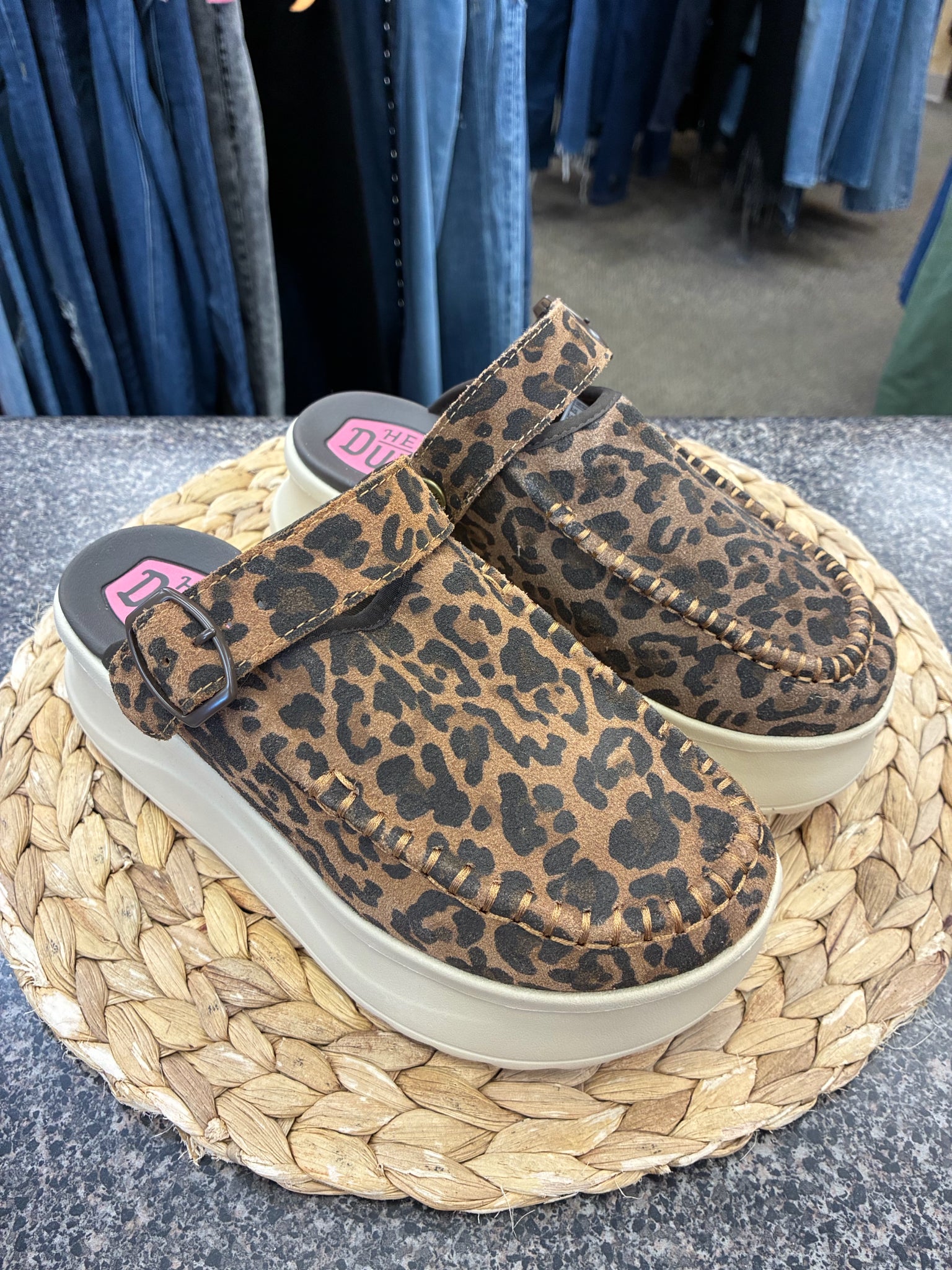 New  Without Tag HEY DUDE Leopard Size 7 Designer Shoe