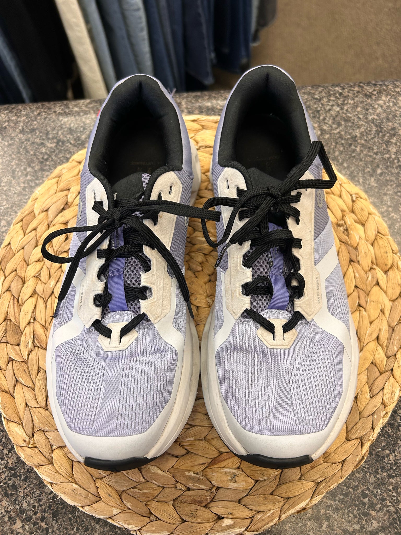 Pre-owned On Cloud Light purple White Trim Size 10 Designer Sneaker