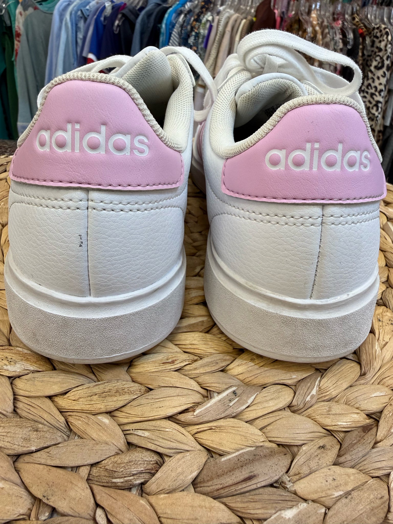 Pre-owned ADIDAS White Pink Trim Size 7 Designer Sneaker