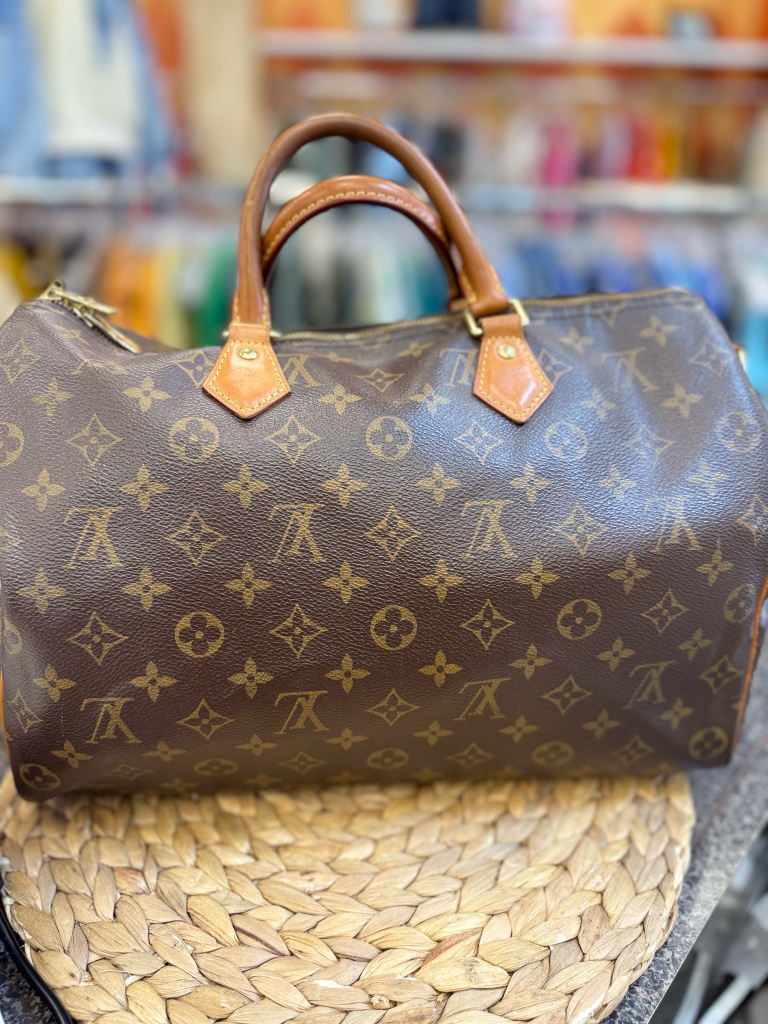 Pre-owned LOUIS VUITTON Brown Signature Shoulder Designer Purse