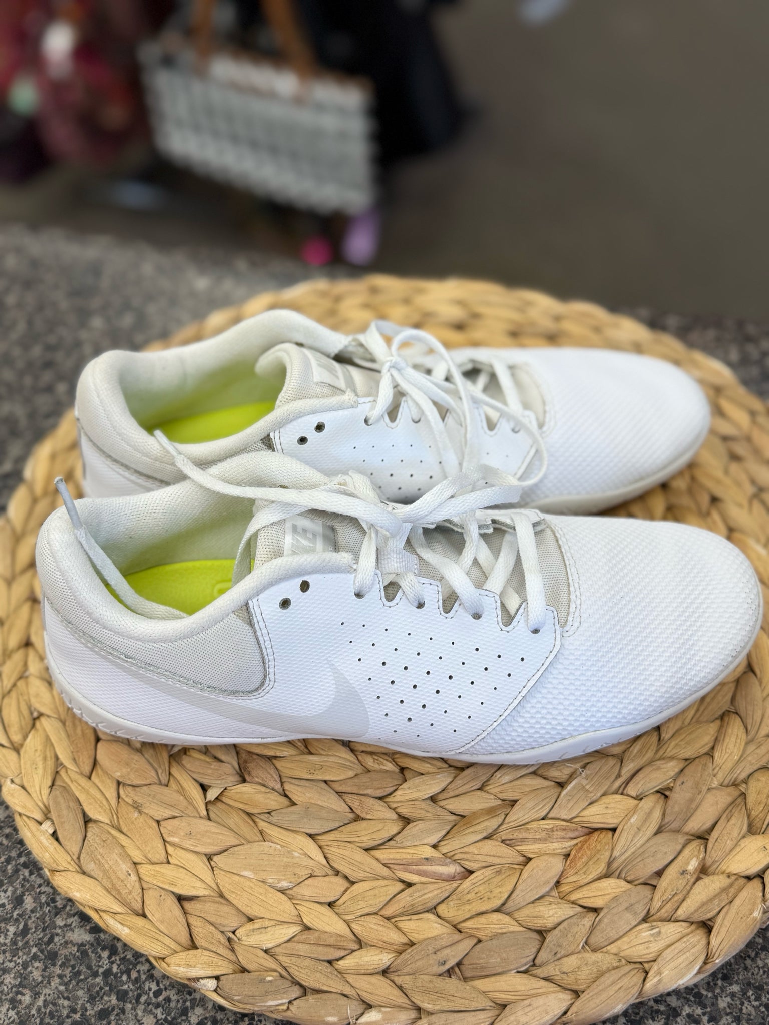 Pre-owned NIKE White Gray Size 8 Sneaker