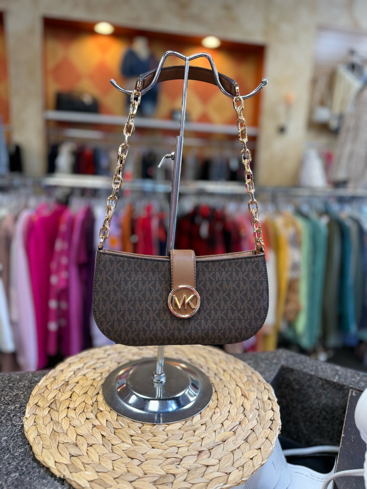 Pre-owned MICHAEL KORS Brown Signature Tan Shoulder Designer Purse