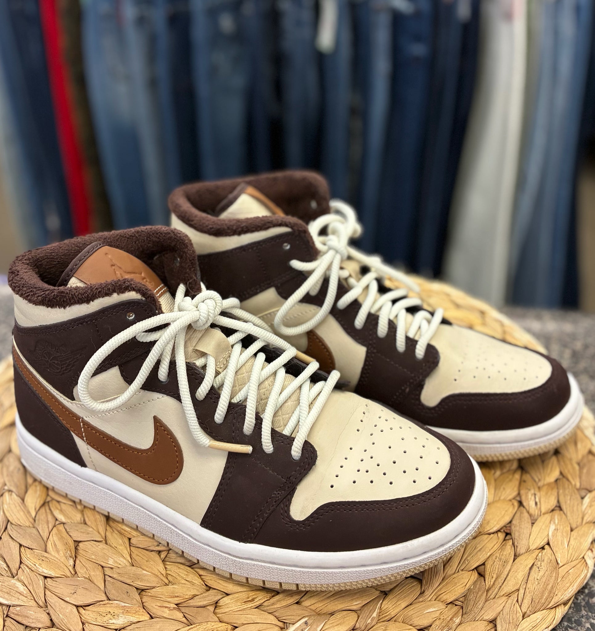 Pre-owned AIR JORDAN Brown Cream Size 7 Designer Sneaker