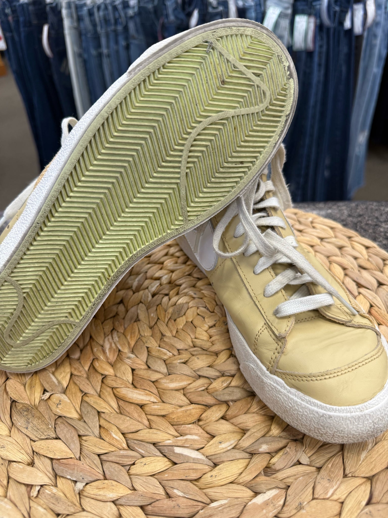 Pre-owned NIKE Beige White Size 9.5 Designer Sneaker