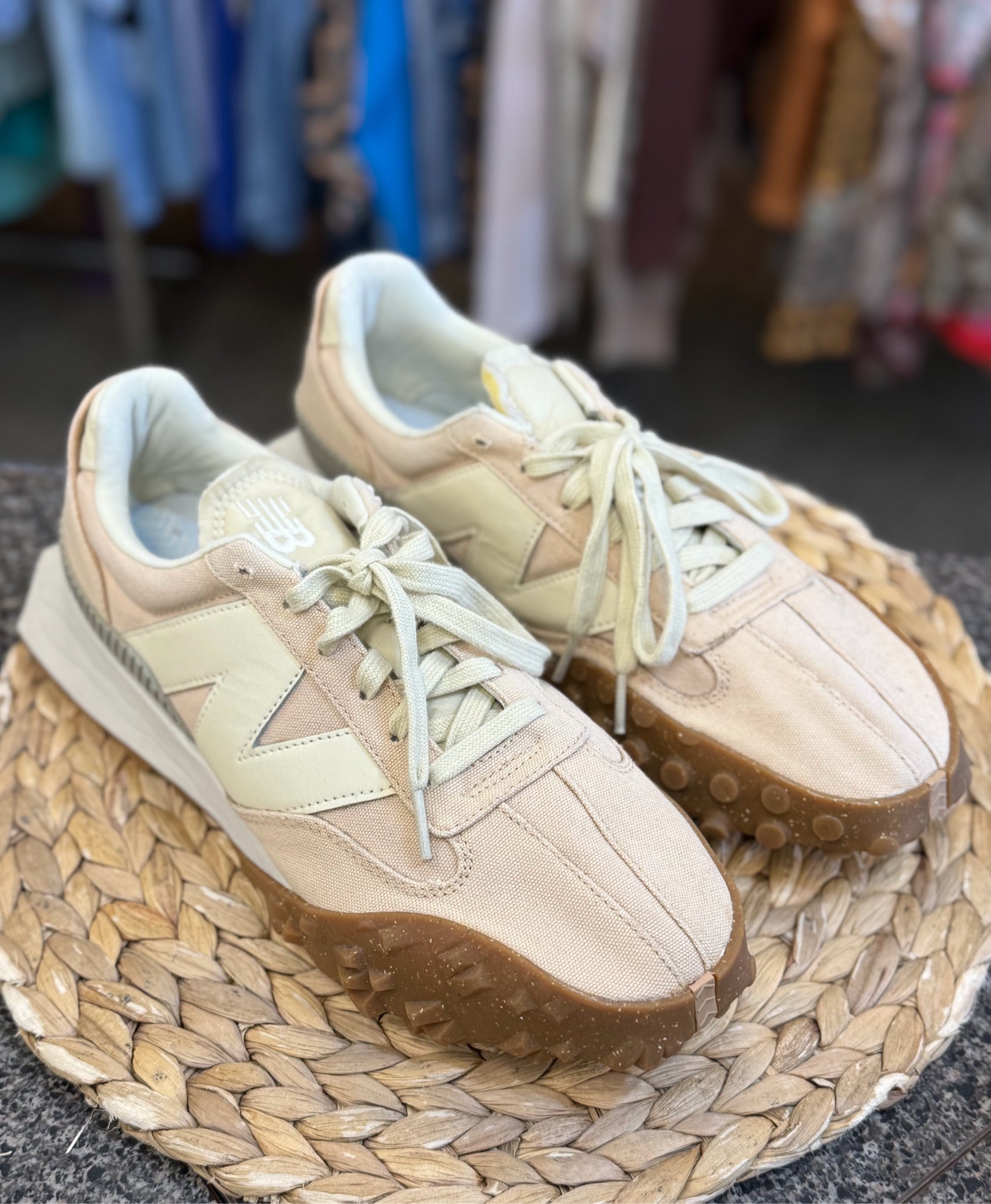 Pre-owned NEW BALANCE Beige White Size 9.5 Designer Sneaker