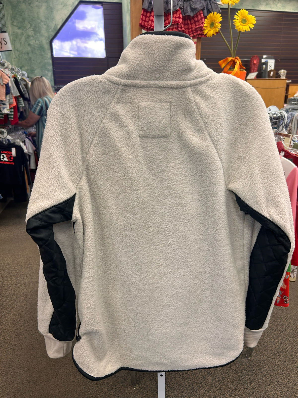 Pre-owned ABERCROMBIE Off white Black Size M Long Sleeve Pullover