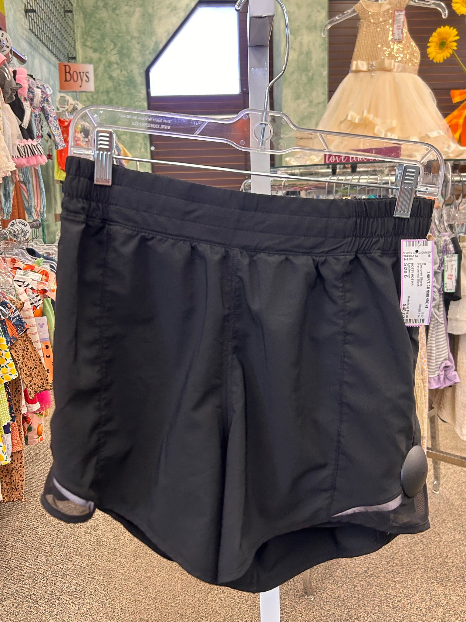 Pre-owned Lululemon Black Size: 8 Designer Shorts