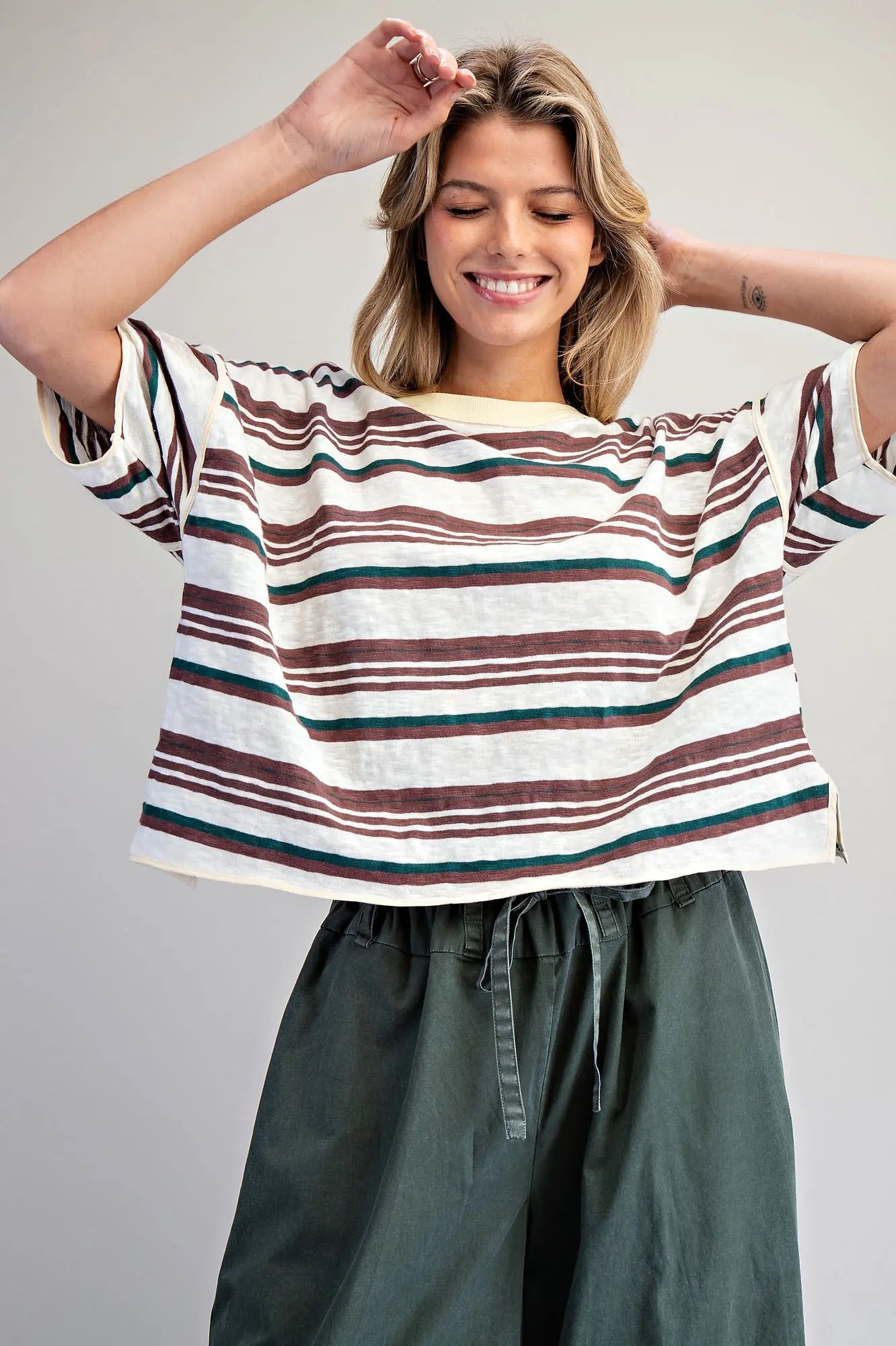 New EE:SOME Cream DARK GREEN STRIPE Size S Short Sleeve Tee