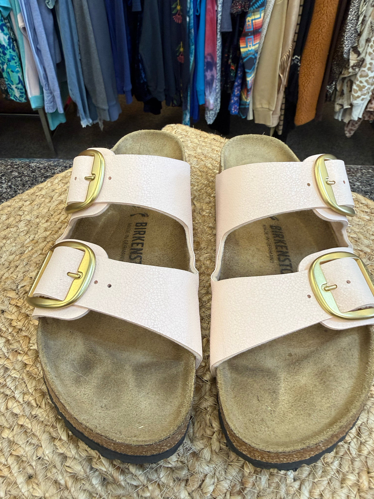 Pre-owned BIRKENSTOCK Light pink Rose Gold Trim Size 9 Designer Sandal