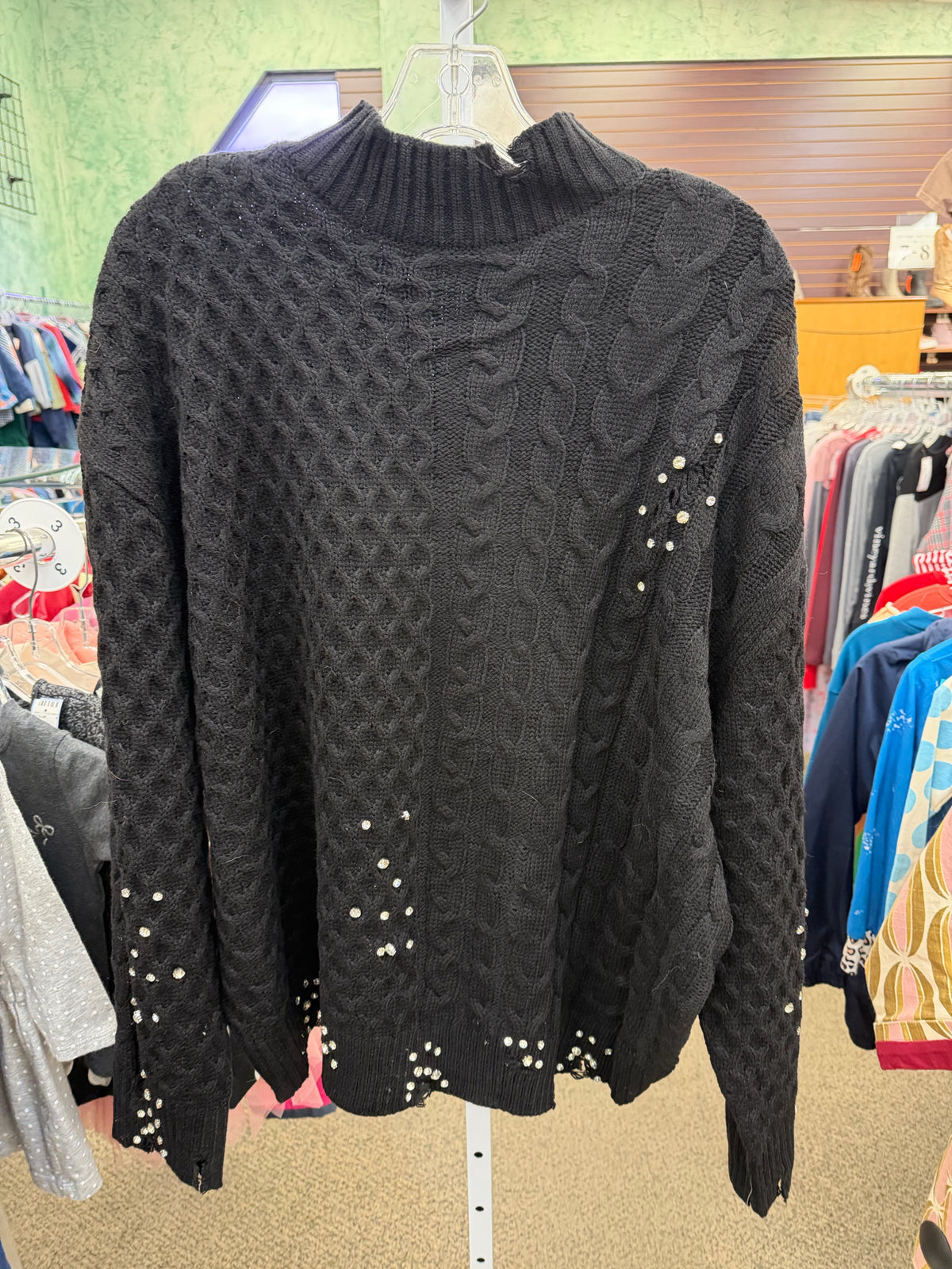 Pre-owned HYFVE Black Size L Long Sleeve Sweater