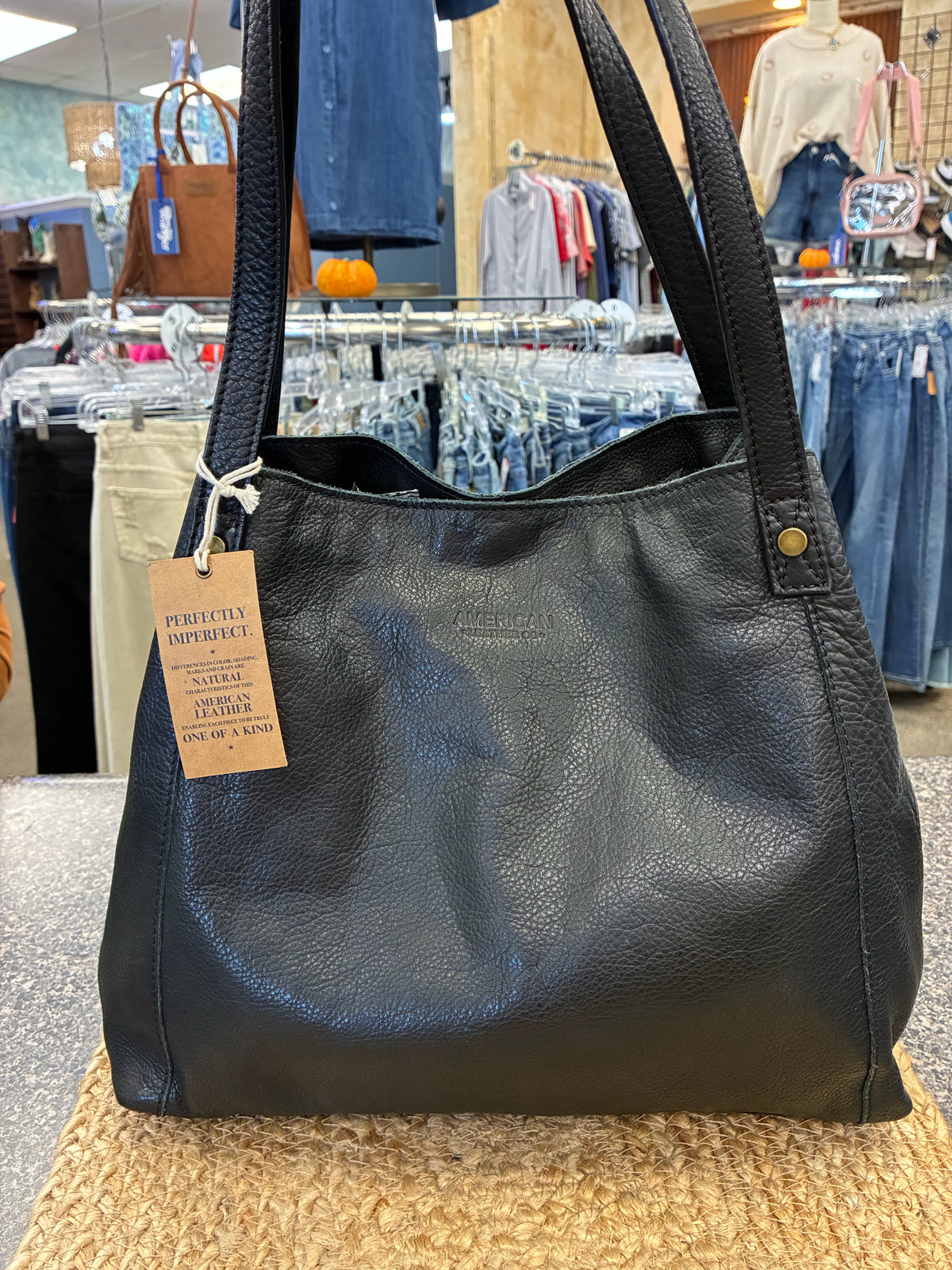 New with Tag AMERICAN LEATHER CO Black Shoulder Designer Purse