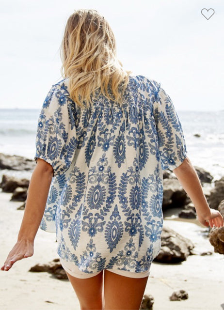 New Gigio Blue floral White Size S Short Sleeve Blouse