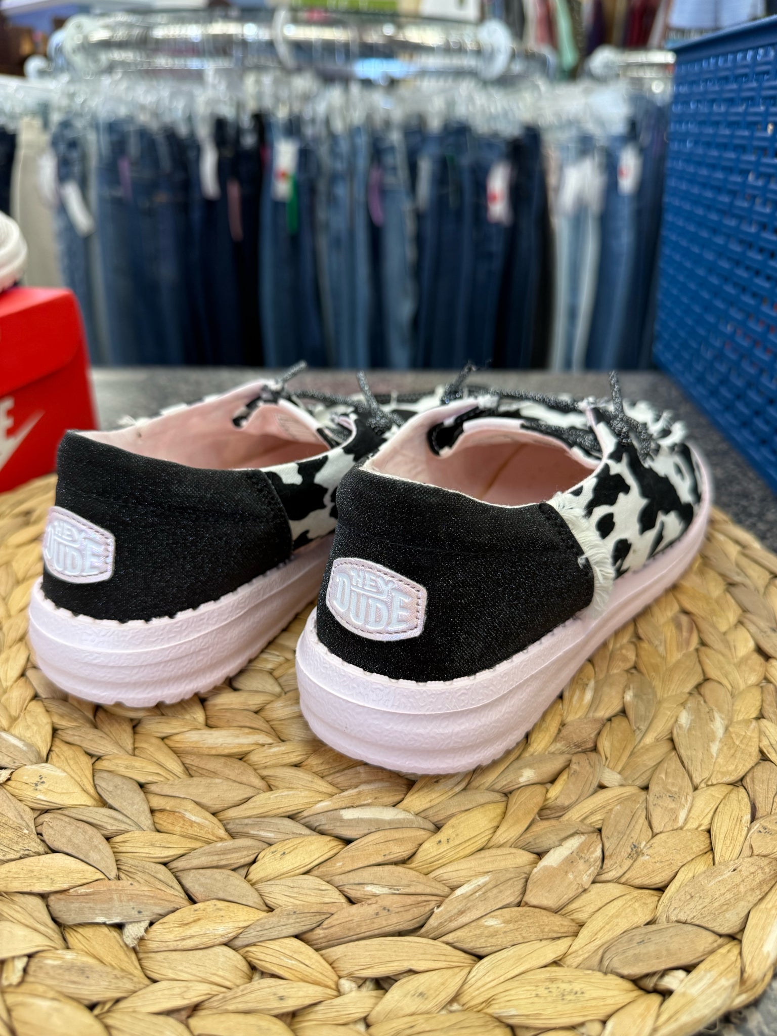 Pre-owned HEY DUDE Cow Print Sparkle Trim Shoe Size 4 Girls Shoe