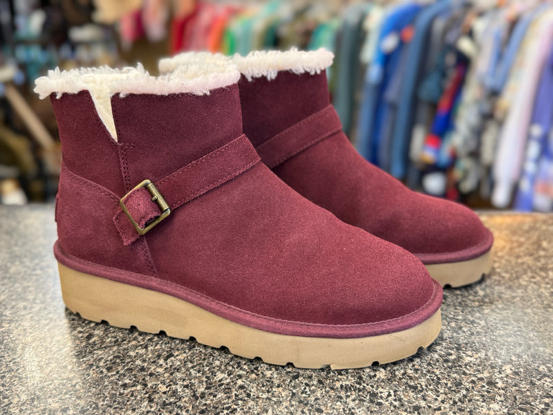 Pre-owned UGG Burgundy SHOE SIZE 9 Designer Bootie