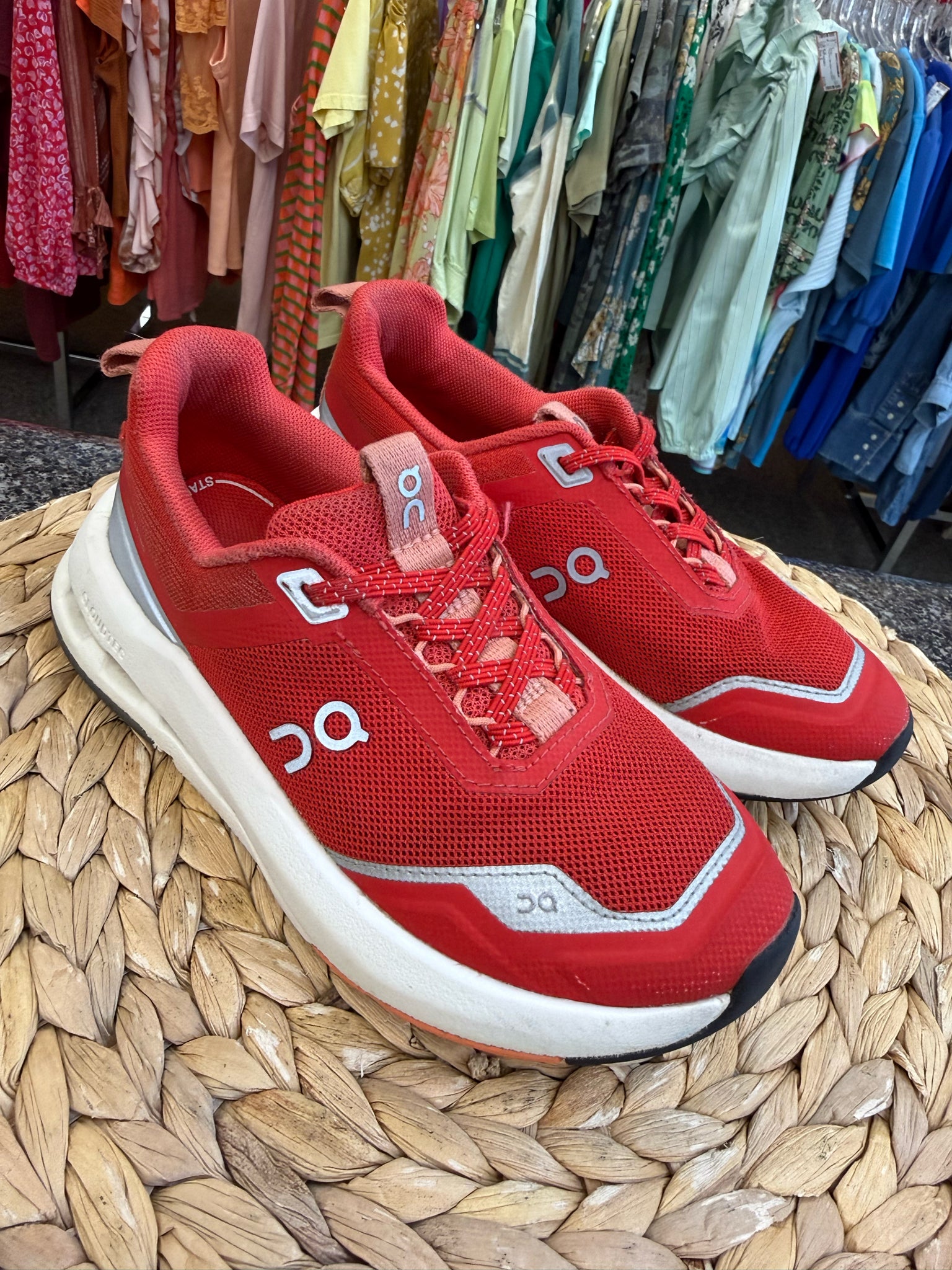 Pre-owned On Cloud Red White Trim Shoe Size 13 Girls Sneaker