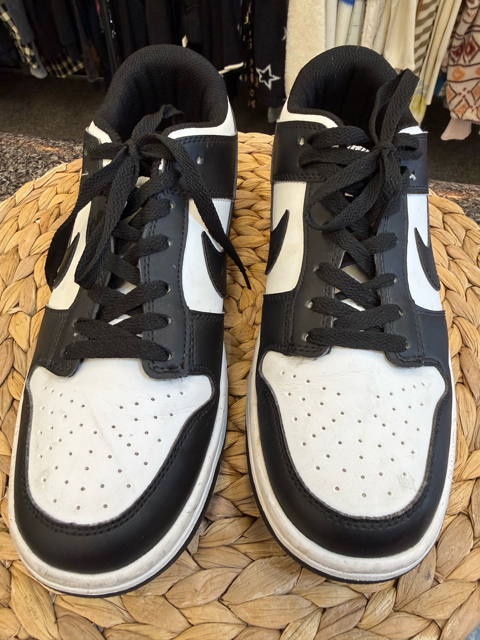 Pre-owned NIKE Black White Trim Size 8 Designer Sneaker