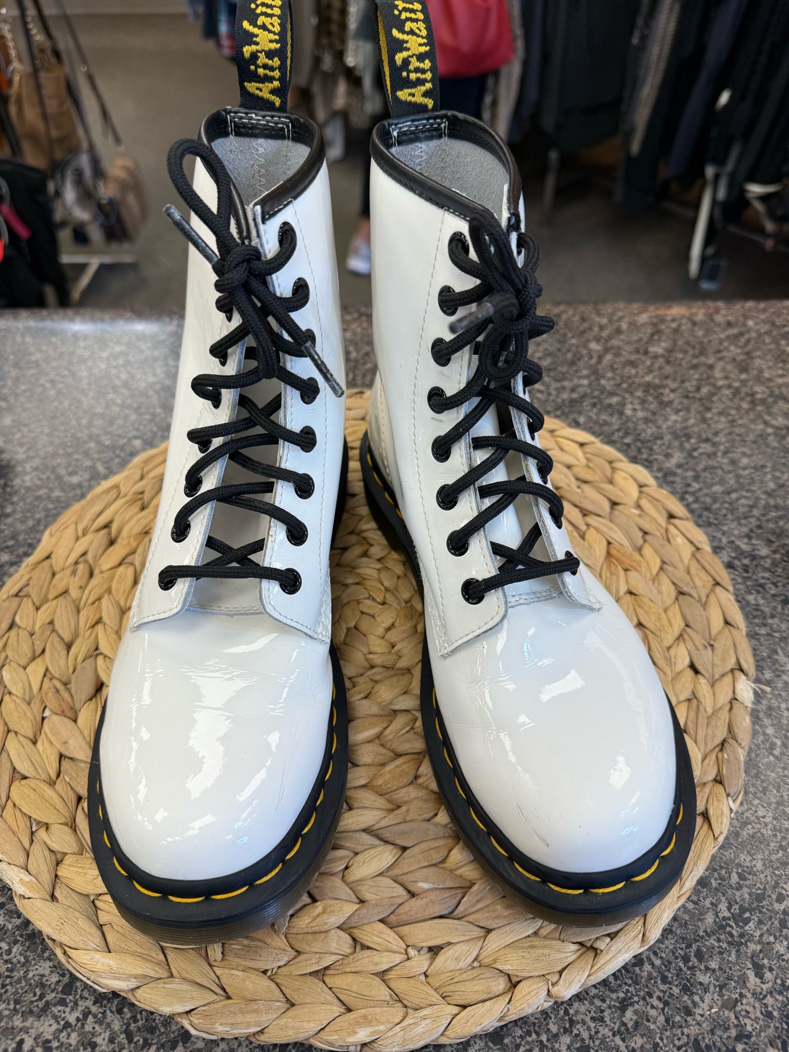 Pre-owned DR MARTENS White Size 8 Designer Boot