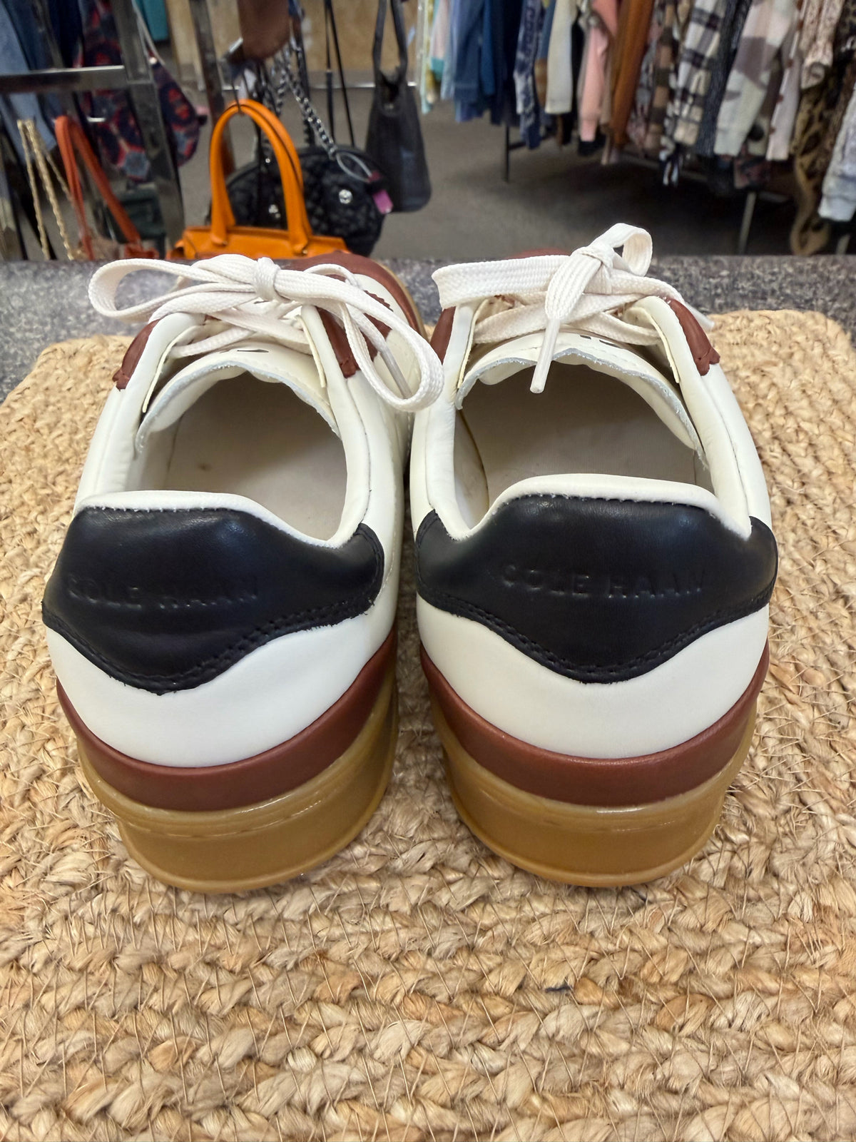New  Without Tag COLE HAAN Cream Brown Trim Size 8.5 Designer Sneaker