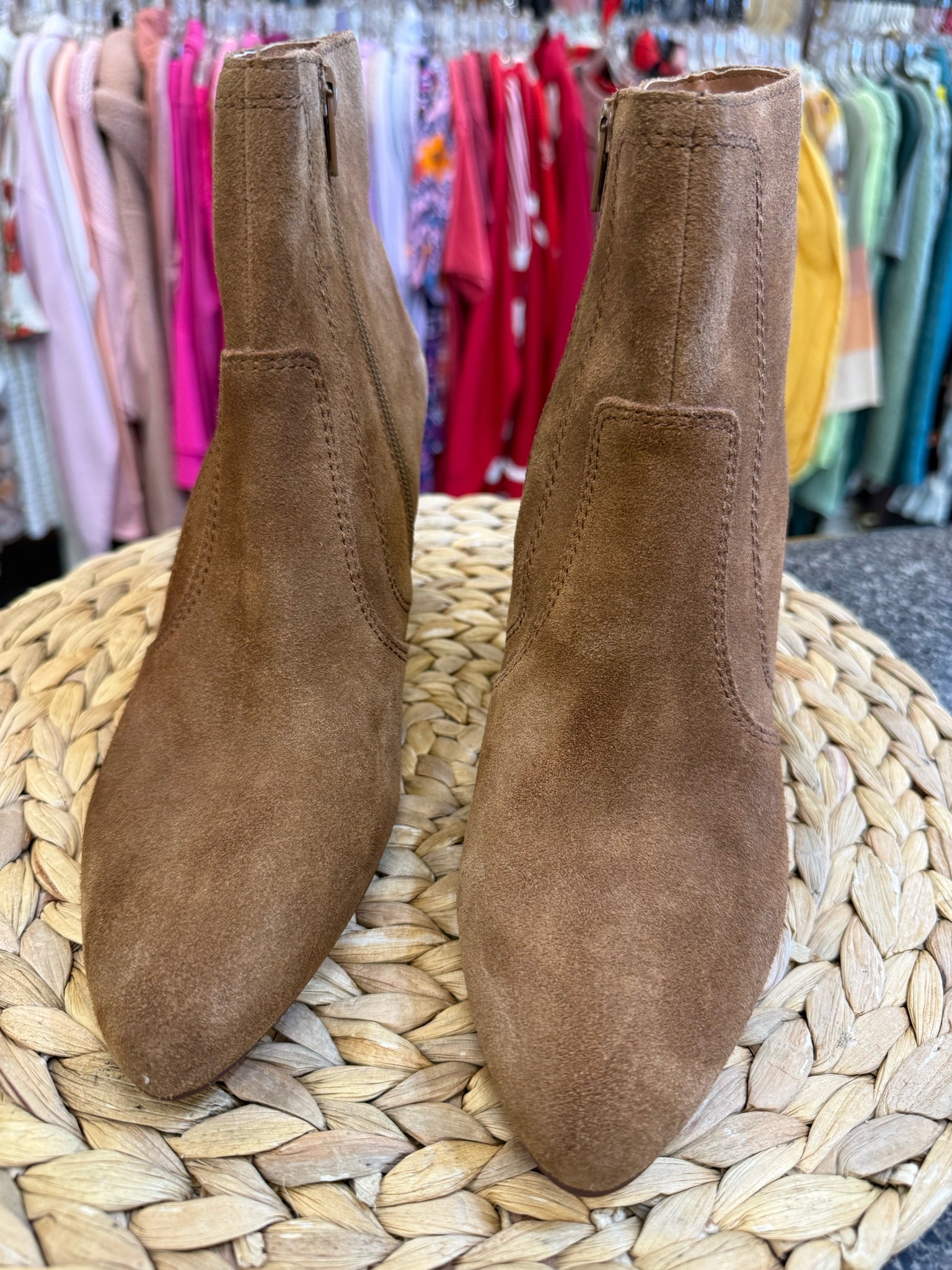 Pre-owned CHELSEA & VIOLET Brown Size 9 Bootie