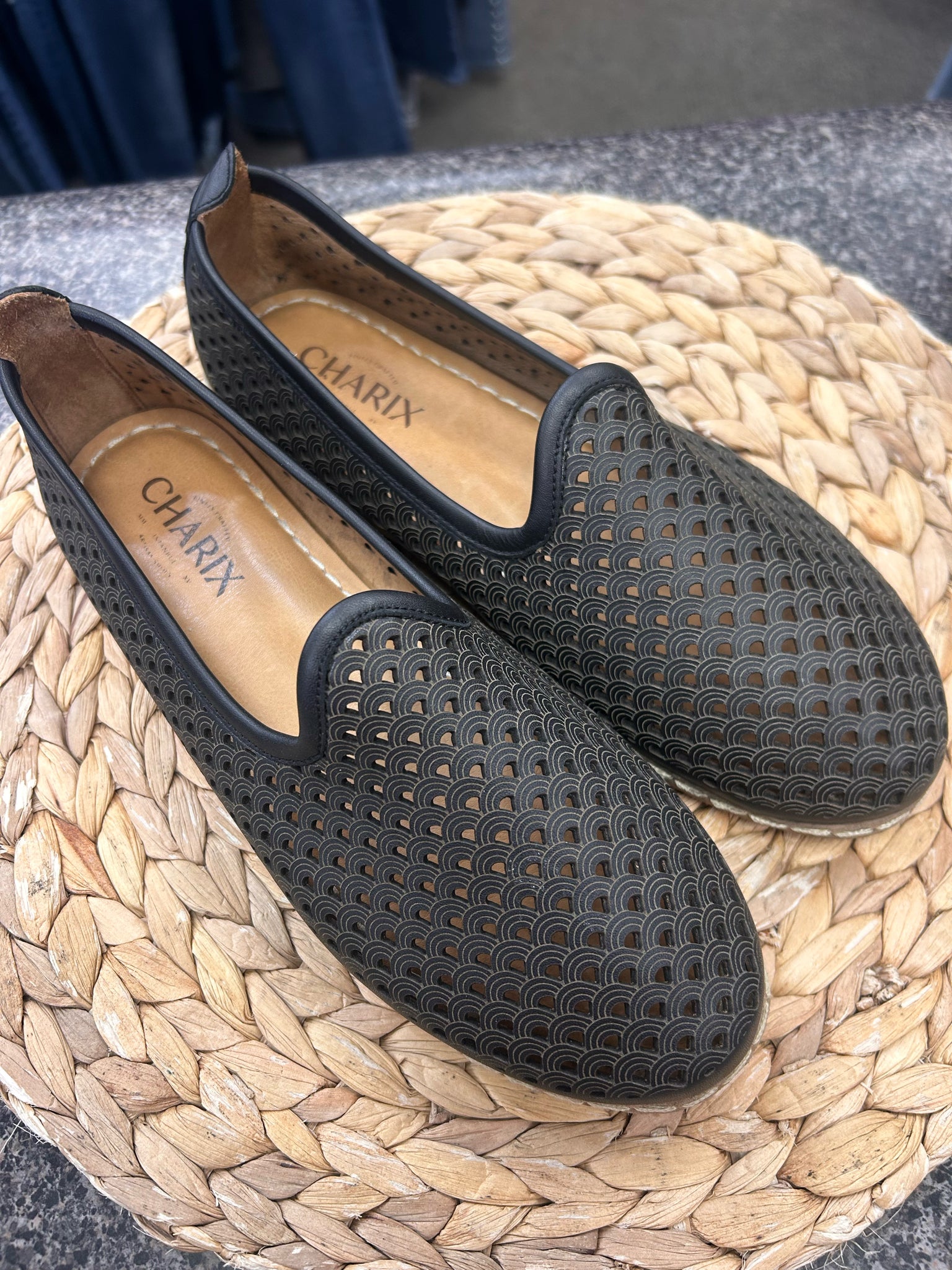 Pre-owned Charix Black Brown Trim Size 7.5 Shoe