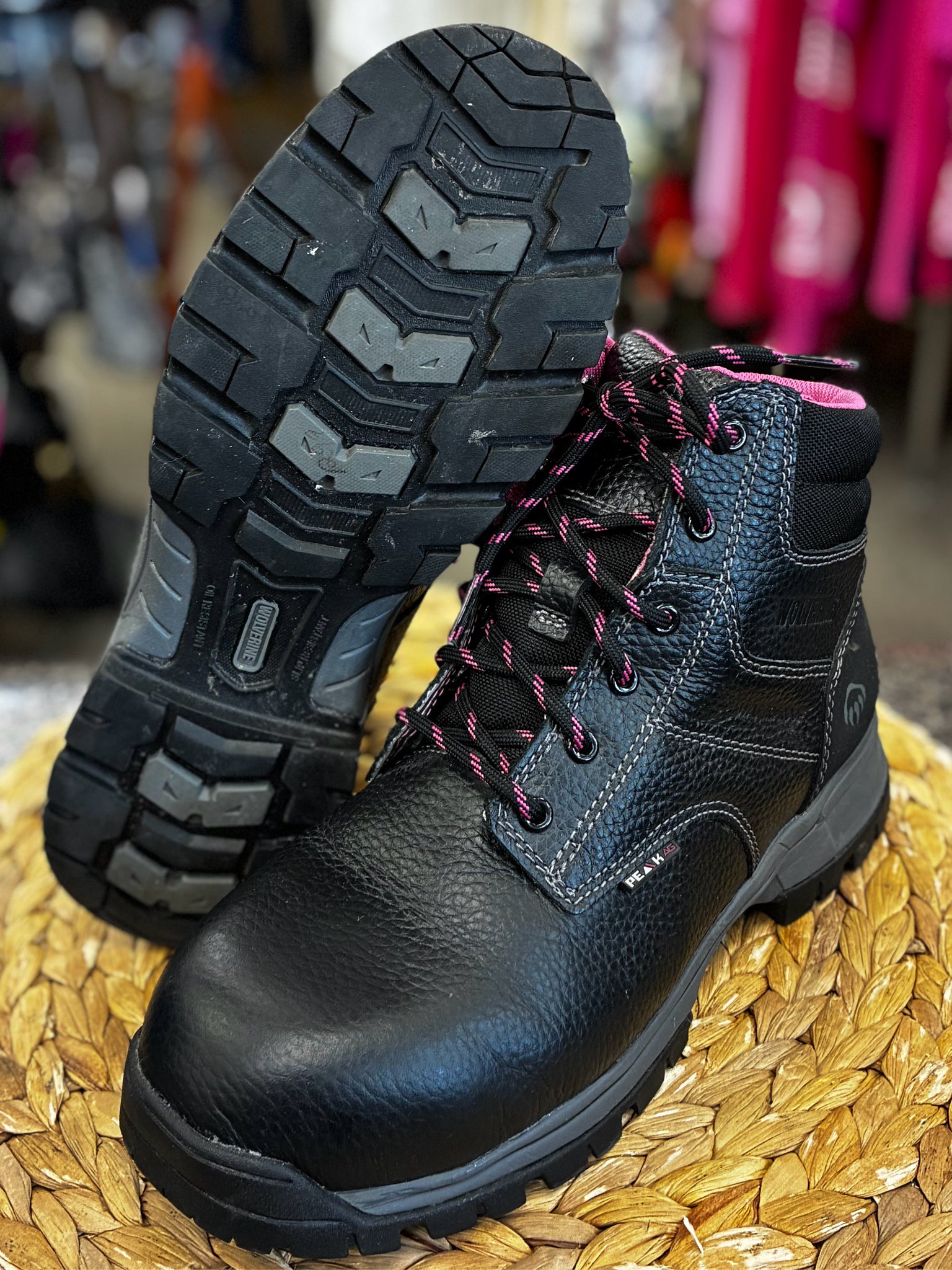 Pre-owned WOLVERINE Black Pink lace Size 9 Boot